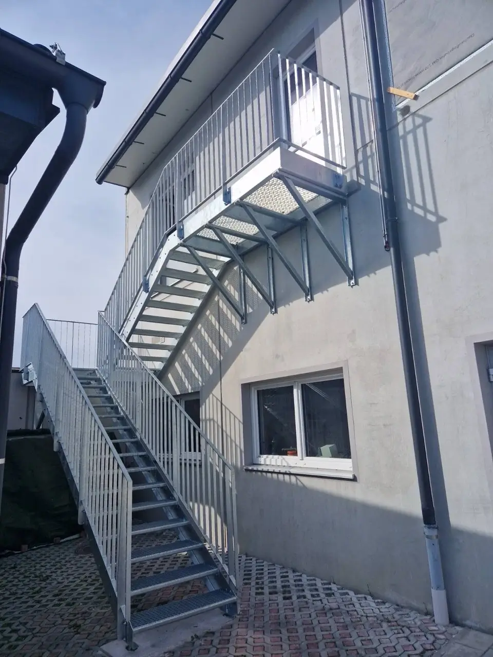 Verzinkte Feuertreppe